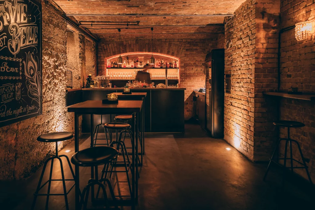 Vintage-Locations_Red-Cave_036