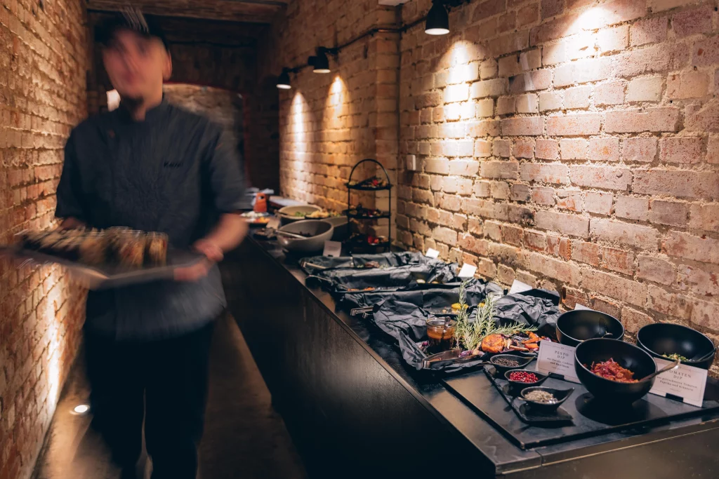 Vintage-Locations_Red-Cave_083